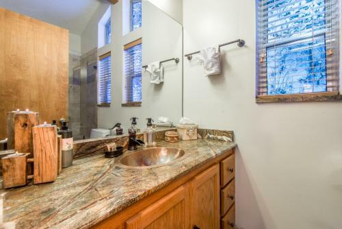 Creekside Cabin
