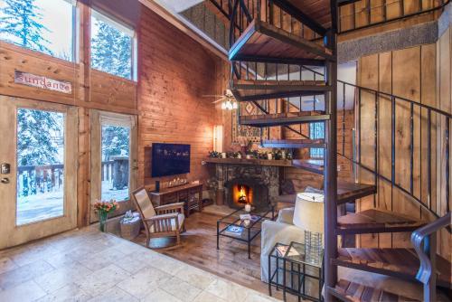 Creekside Cabin