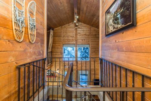 Creekside Cabin