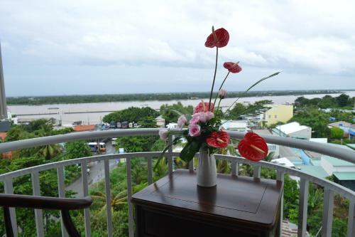 Riverside Cai Be Hotel