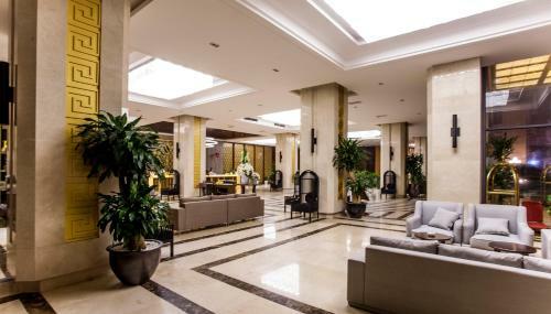 Muong Thanh Luxury Nhat Le Hotel