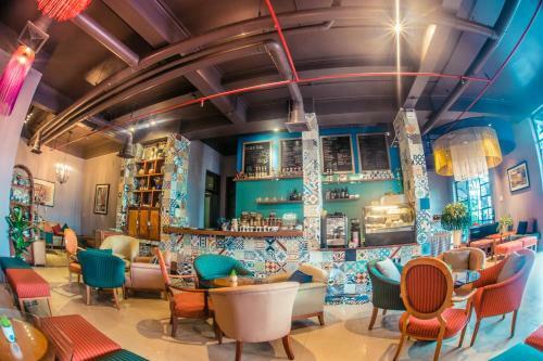 Geminai Hotel & Caf�
