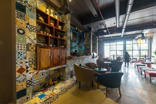 Geminai Hotel & Caf�
