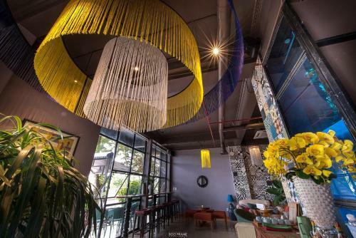 Geminai Hotel & Caf�