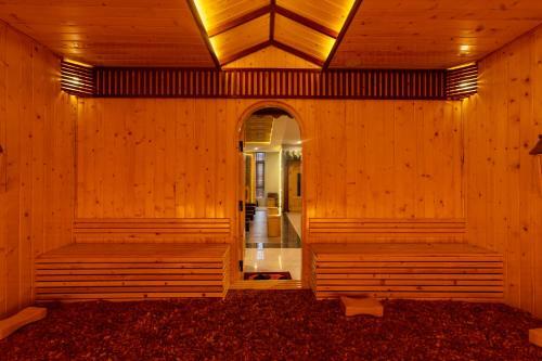 Eagle Hotel
