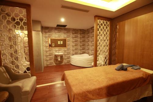 Hotel Muong Thanh Holiday Con Cuong