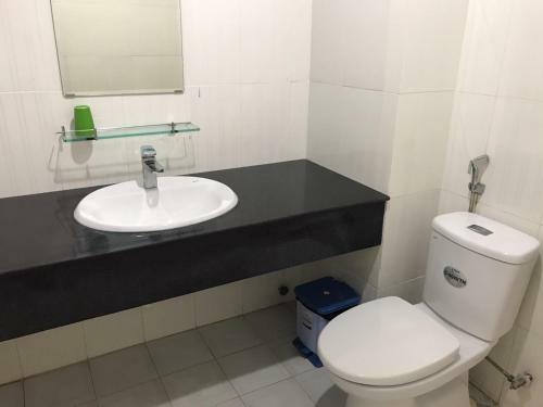 Ruby Hotel Ha Tien