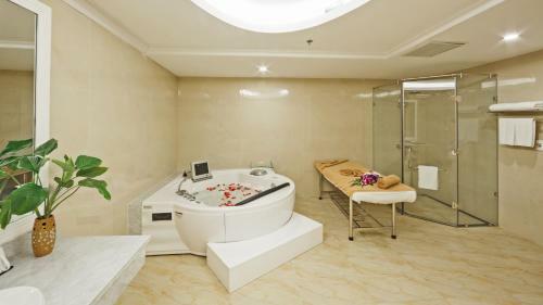 Muong Thanh Holiday Moc Chau Hotel