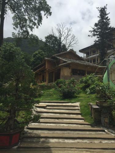 Lodge Ong Vang Meo Vac Hotel