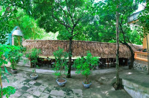Hotel Tam C?c, Riverside Garden