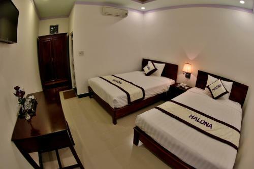 Halona Hotel