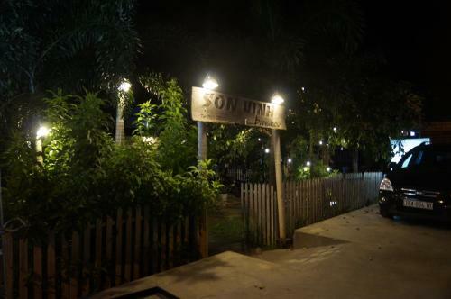 Hostal Son Vinh Guest House
