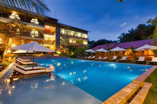Hotel Azura Resort