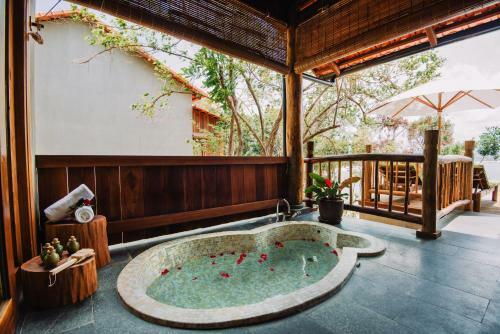 Hotel Green Bay Phu Quoc Resort & Spa