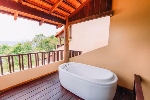 Hotel Green Bay Phu Quoc Resort & Spa