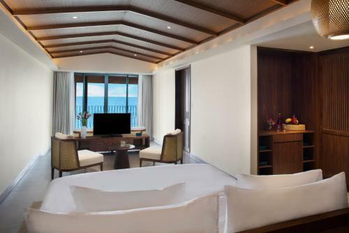 Hotel Dusit Princess Moonrise Beach Resort