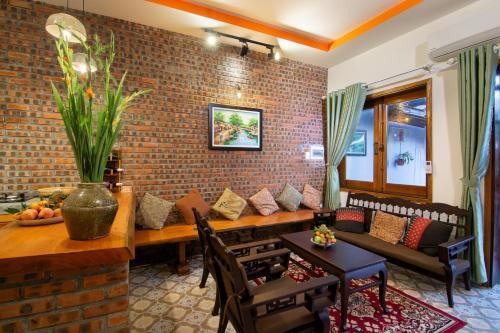 Nanu's Beach House