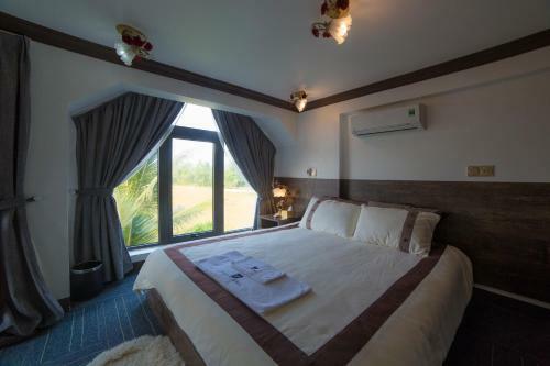Luxury Flower Villa In Hoian