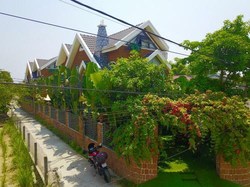 Luxury Flower Villa In Hoian