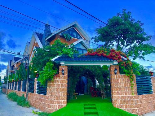 Luxury Flower Villa In Hoian