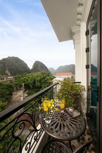 Tam Coc Holiday Hotel & Villa