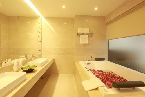 Westlake Hotel & Resort Vinh Phuc
