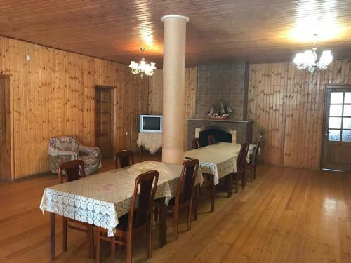 Hostal Amra2000 Guest House