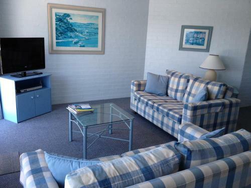 Breakers Apartments