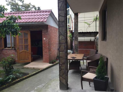 Hostal D'emil Guest House