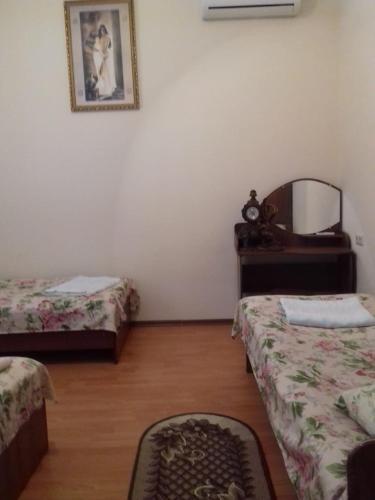 Hostal Guesthouse Aza&karlen