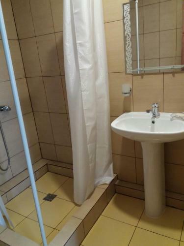 Hostal Guest House On Shaumyana