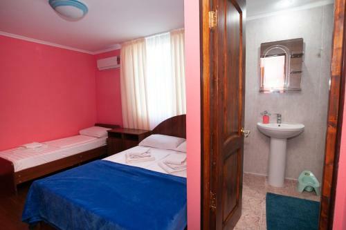 Hostal Guest House At Oktyabrskaya
