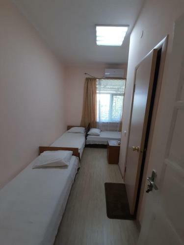 Hostal Guesthouse Akop & Laura