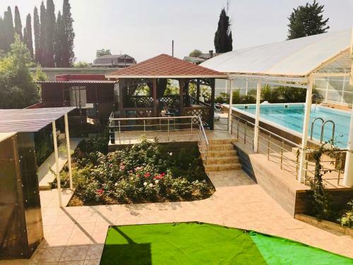 Hostal Kristall Guest House