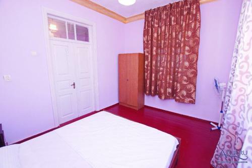 Hostal Guest House On Kyakhba 4