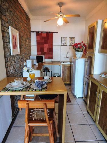Hostal Amzee Bokmakierie Guest House