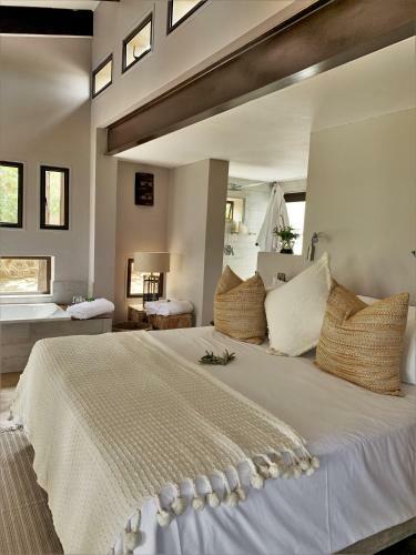 Ikhaya Lamadube Game Lodge