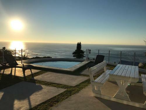 C'est La Vie Beach House