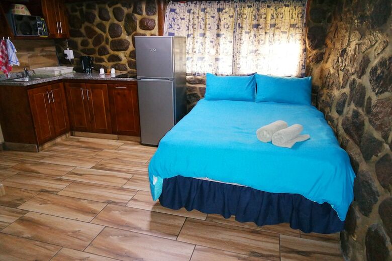 Thandabantu Game Lodge