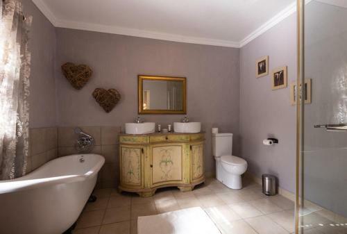 Hostal Villa Dor Guest House