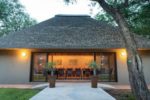 Senalala Safari Lodge