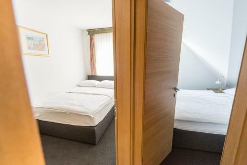 Hostal Guesthouse Haler