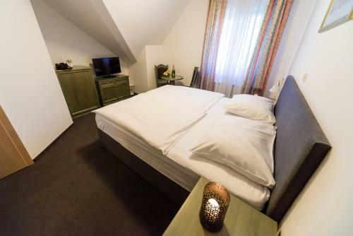 Hostal Guesthouse Haler