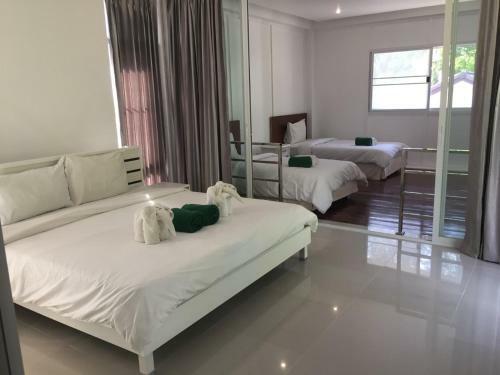 Cousin Koh Kho Khao Bungalow