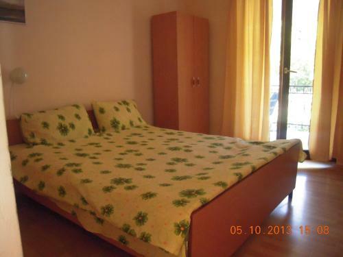 Hostal Lile Pestani Accommodation