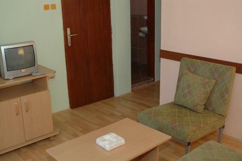 Hostal Lile Pestani Accommodation