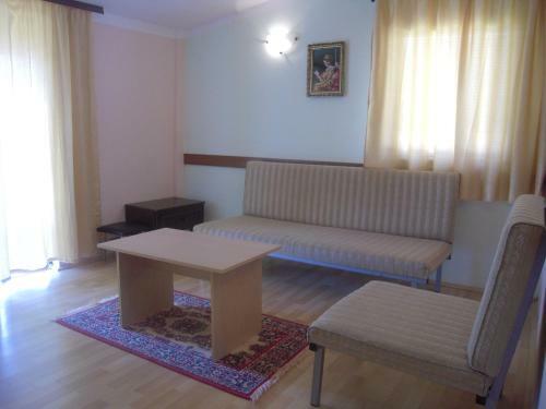 Hostal Lile Pestani Accommodation