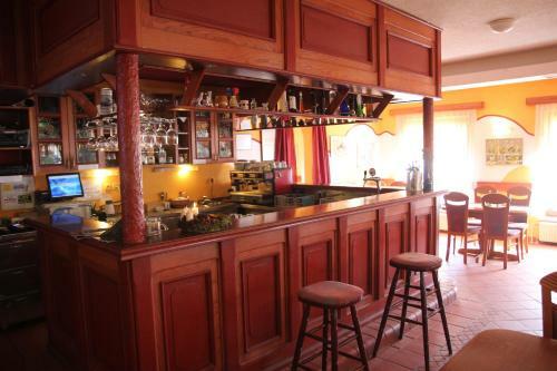 Hostal Gostilna Picerija Penzion Ajda