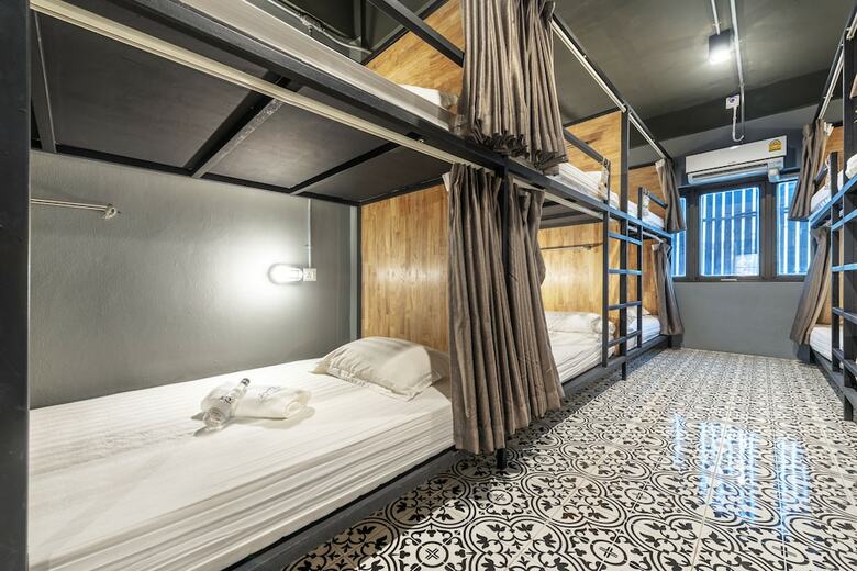 Sloth Hostel Don Mueang