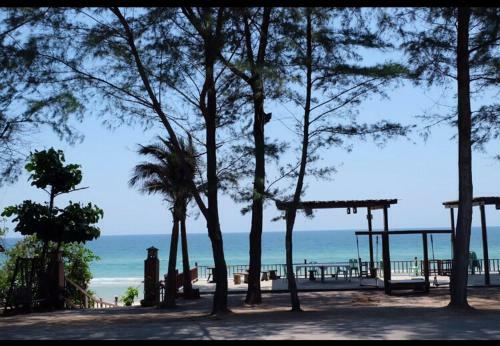 Hostal White Beach Resort